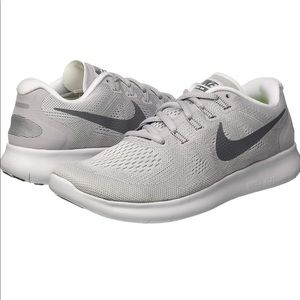 NIKE FREE RUNS